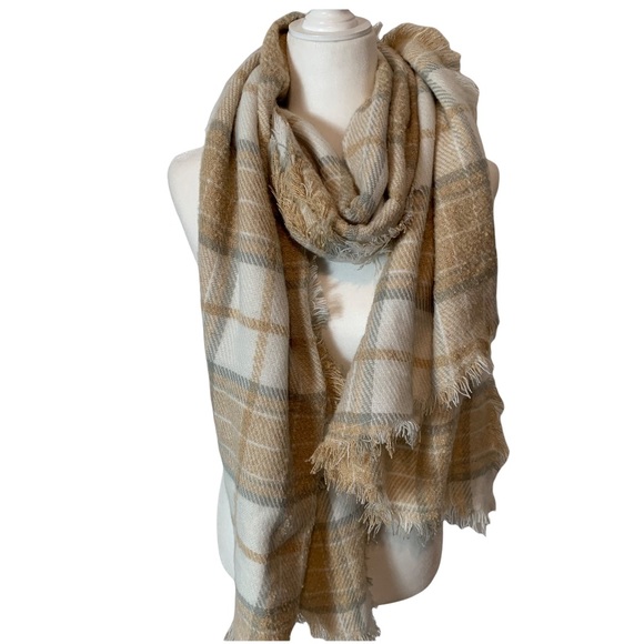 NWOT AMERICAN EAGLE neutral plaid blanket scarf
